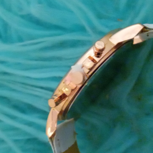 Two watches ⌚ for child or adult lady's - Picture 11 of 12